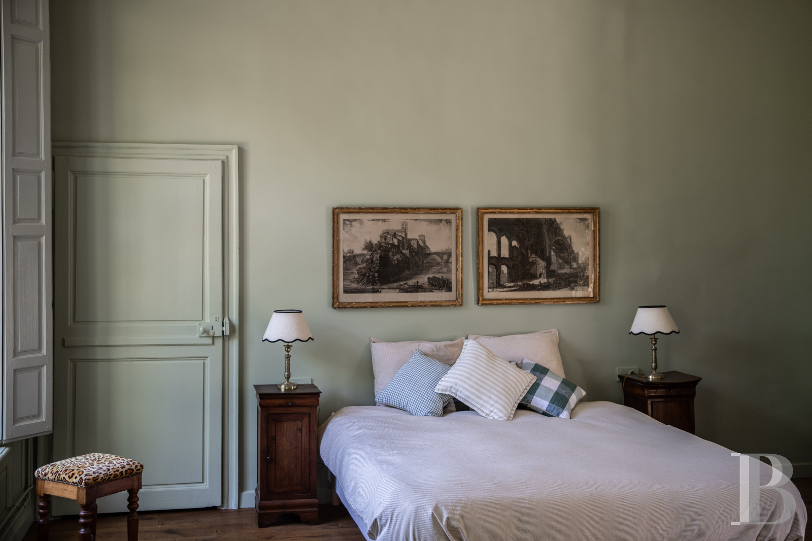 A château and its outbuildings in walled grounds to the north-east of Falaise, in Calvados - photo  n°21